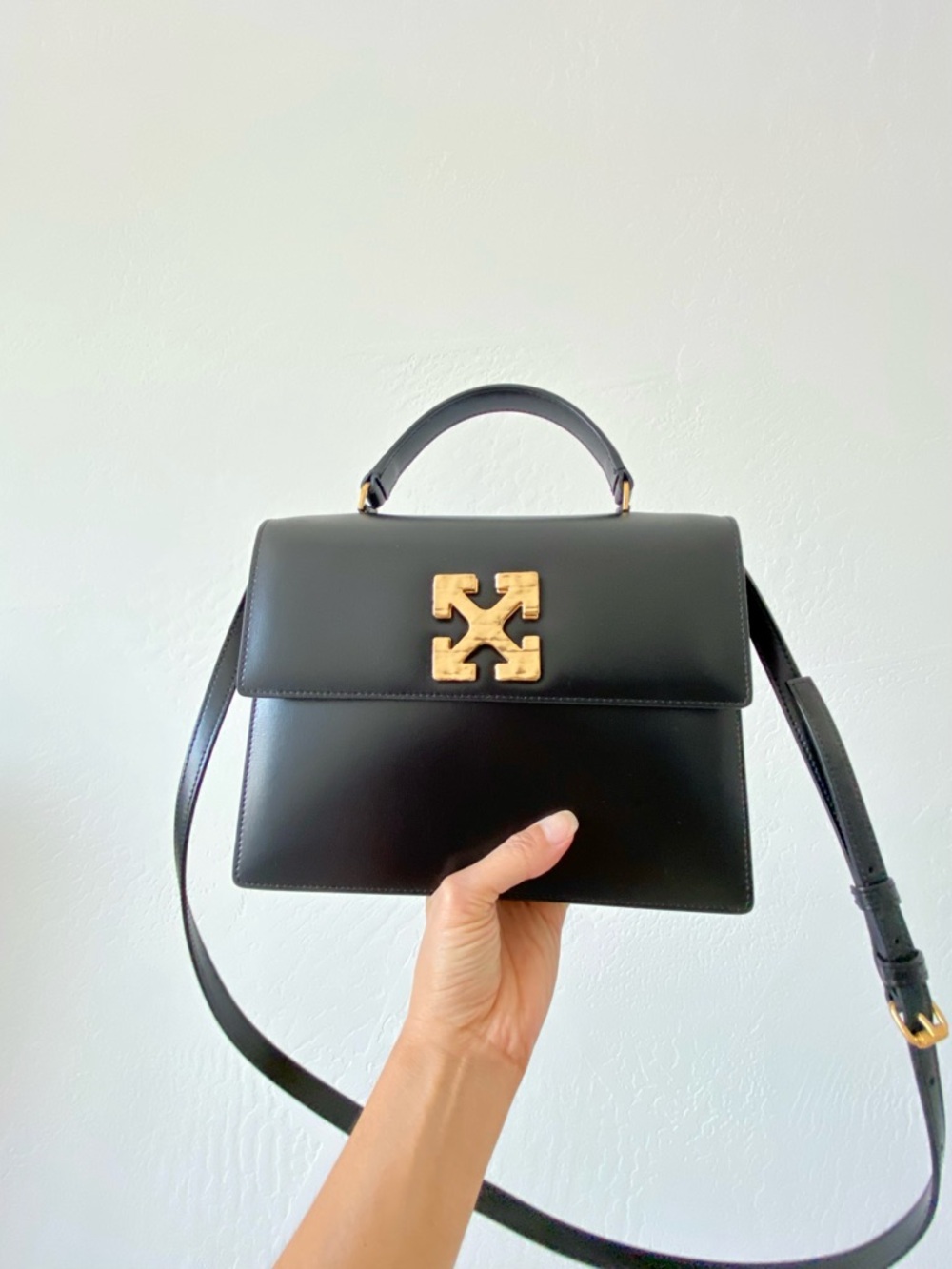 🎱Off-White *NWOT* Jitney 2.8 Bag in Black